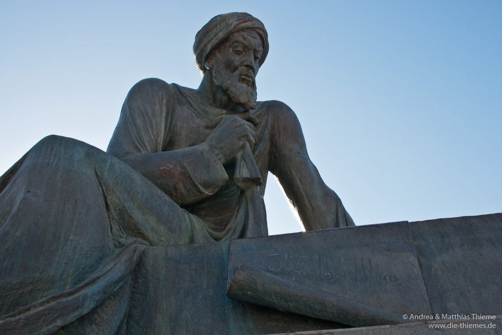 Denkmal Muhammad ibn Musa al-Chwarizmi